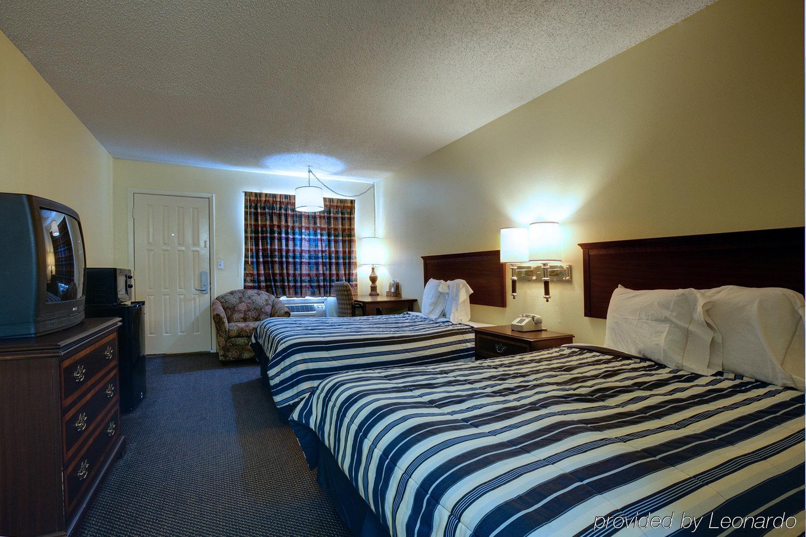 Americas Best Value Inn Comanche Номер фото