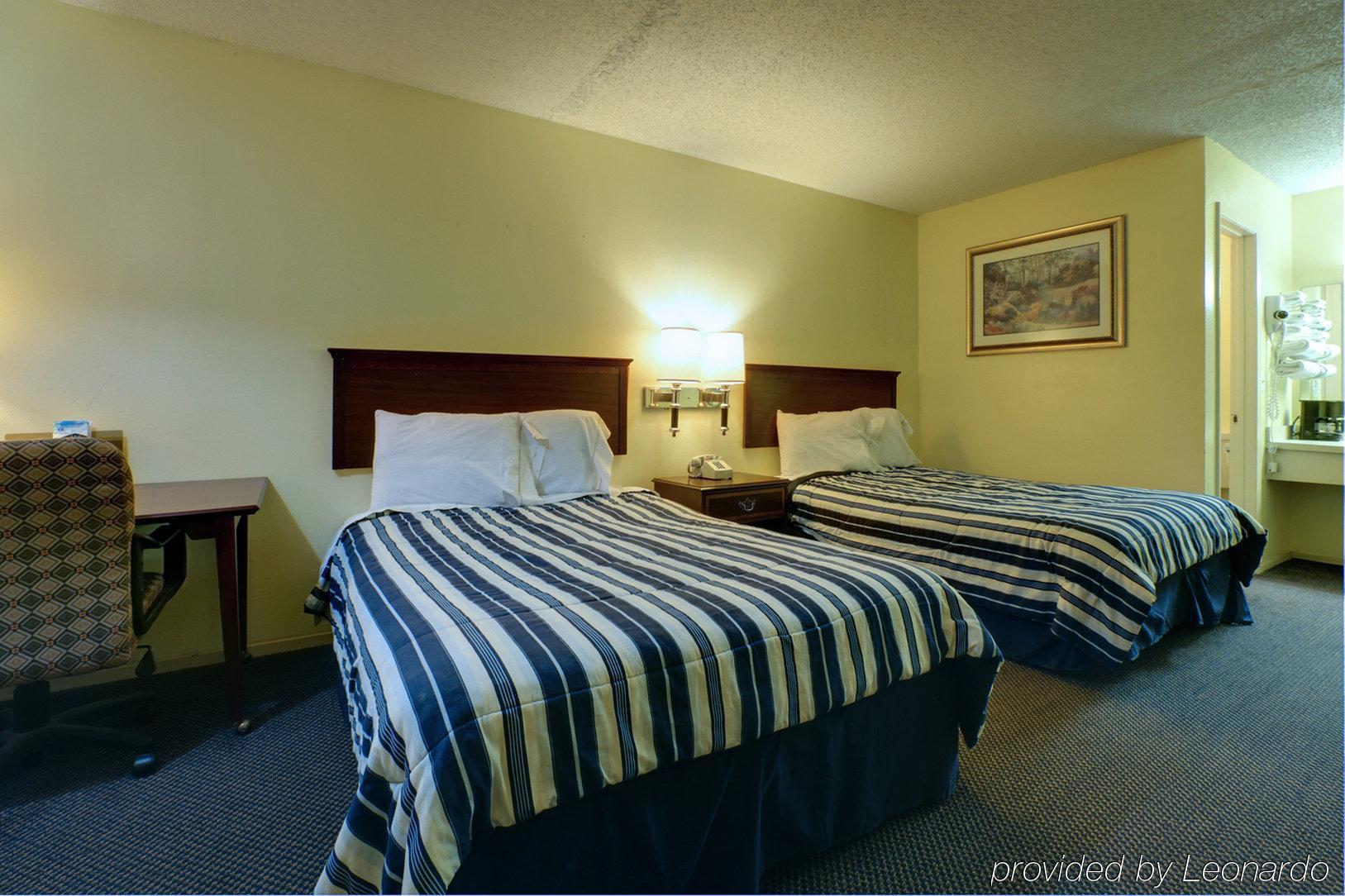 Americas Best Value Inn Comanche Номер фото
