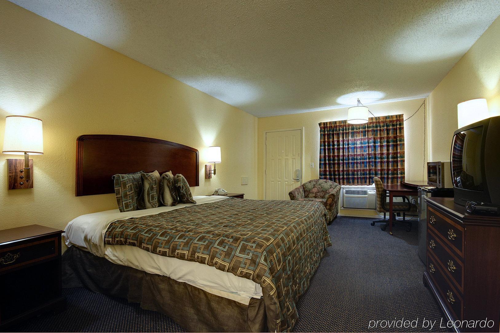 Americas Best Value Inn Comanche Номер фото