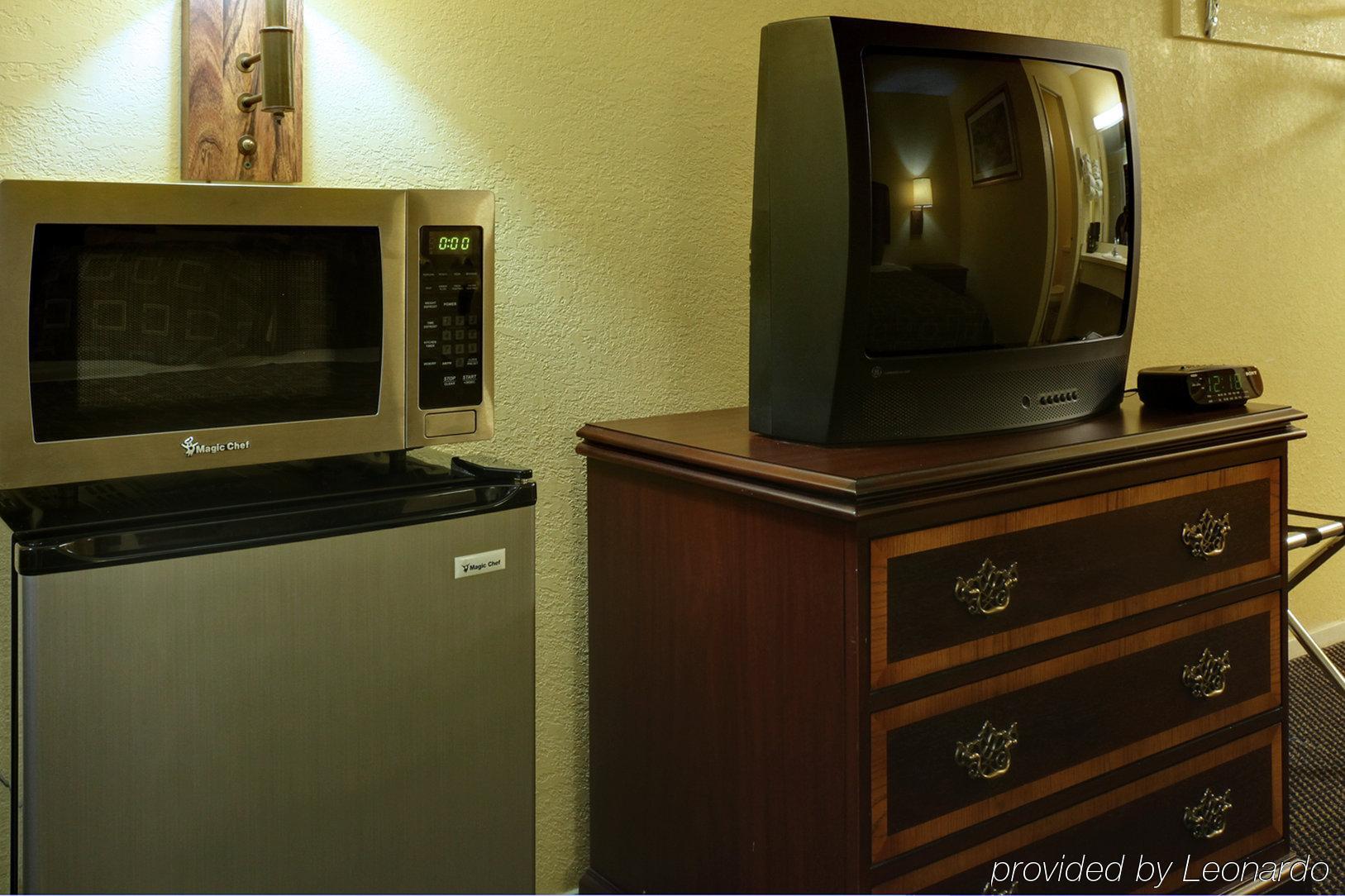 Americas Best Value Inn Comanche Номер фото
