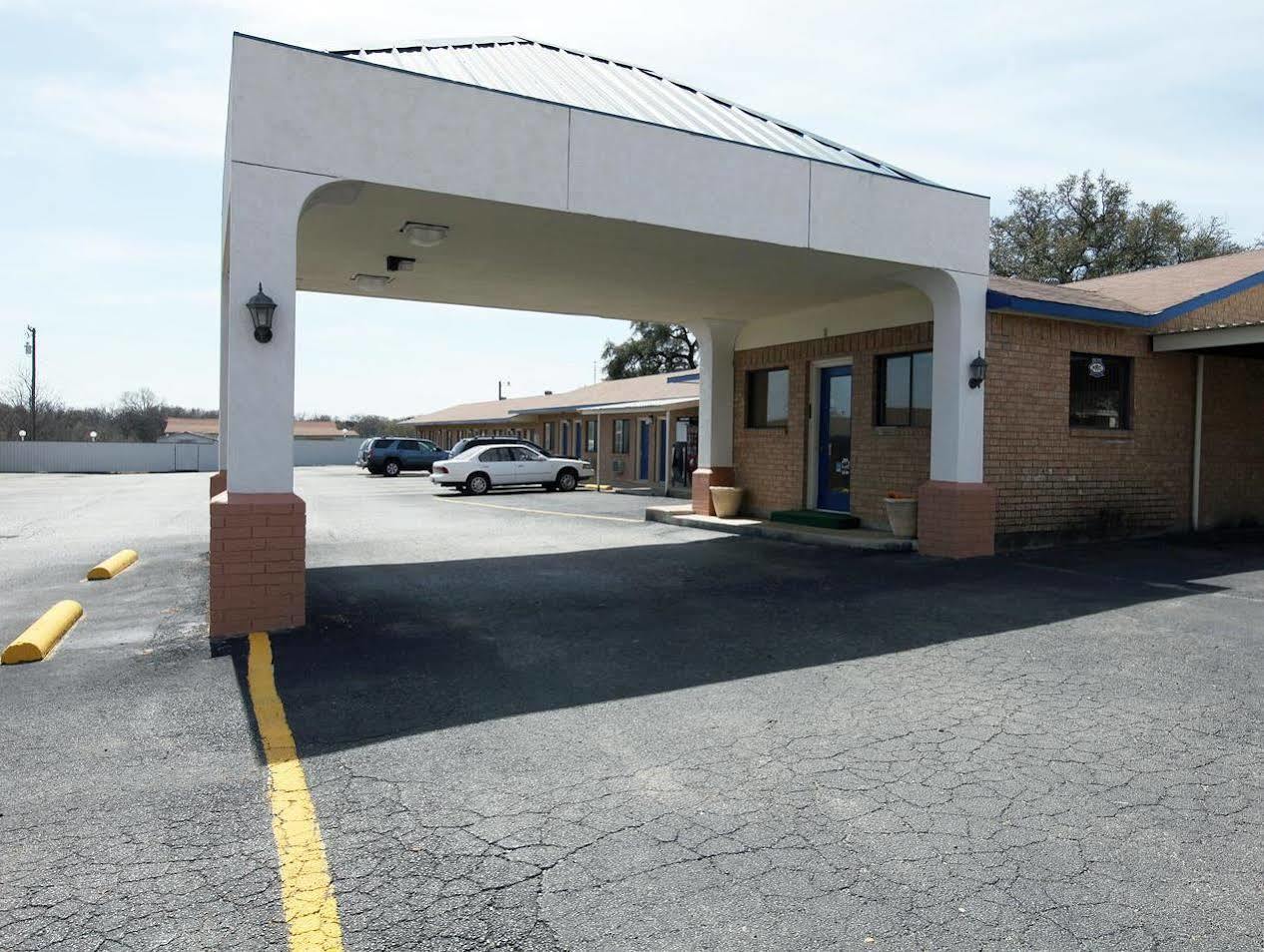 Americas Best Value Inn Comanche Экстерьер фото